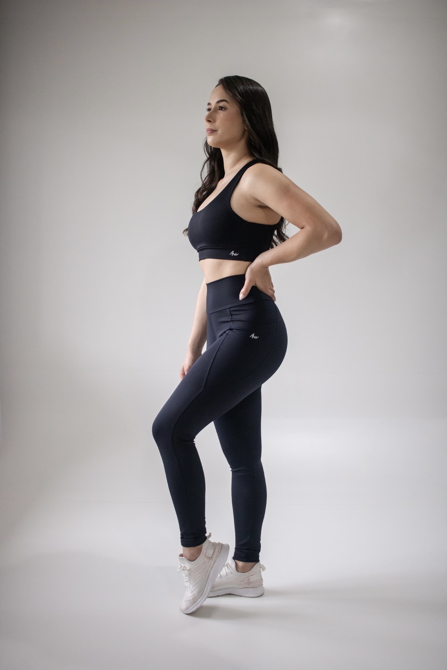Legging High Performance Ultra Black com bolsos laterais