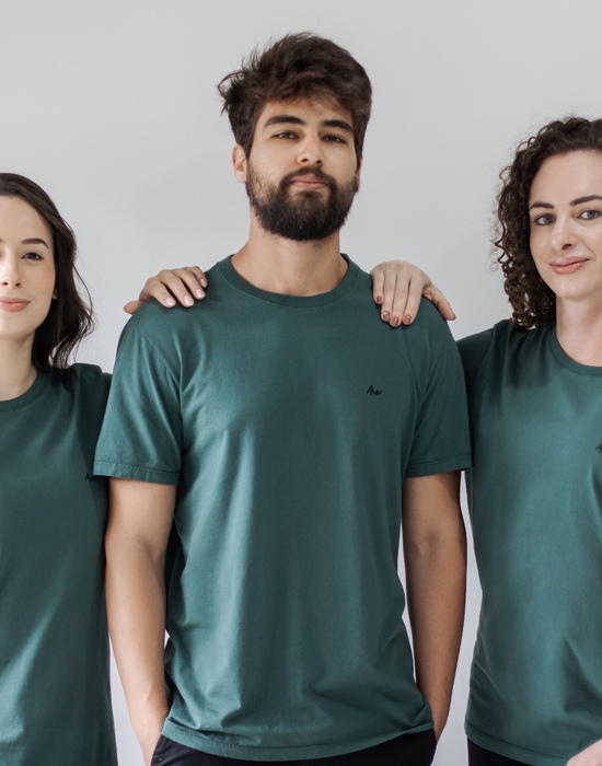 Camiseta 100% algodão Premium Verde Esmeralda