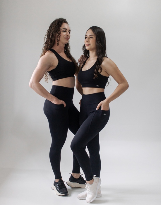 Top High Performance Ultra Black com bolso