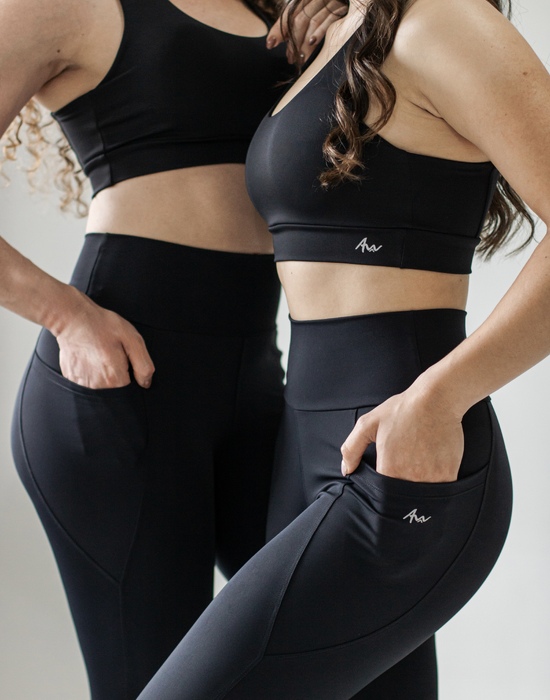 Top High Performance Ultra Black com bolso