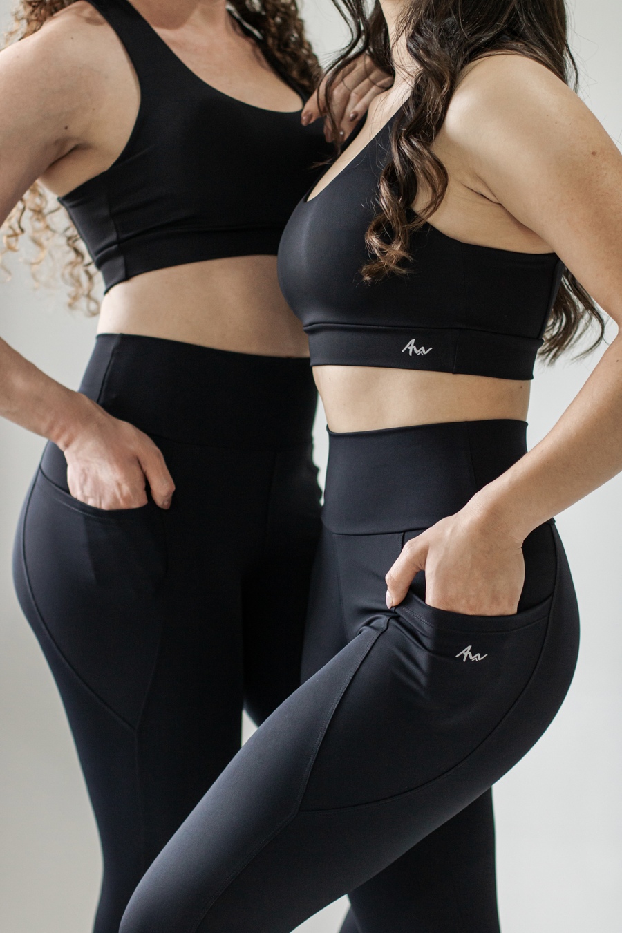 Top High Performance Ultra Black com bolso