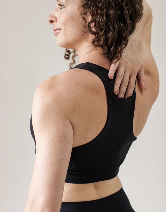 Top High Performance Ultra Black com bolso